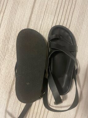 Black Women's Strappy Sandals